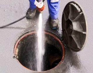 sewage cleaning